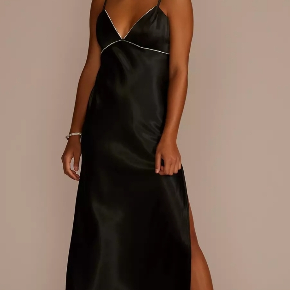Morgan And Co Elegant Black Satin Nightgown